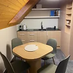 U Dvoraku 아파트